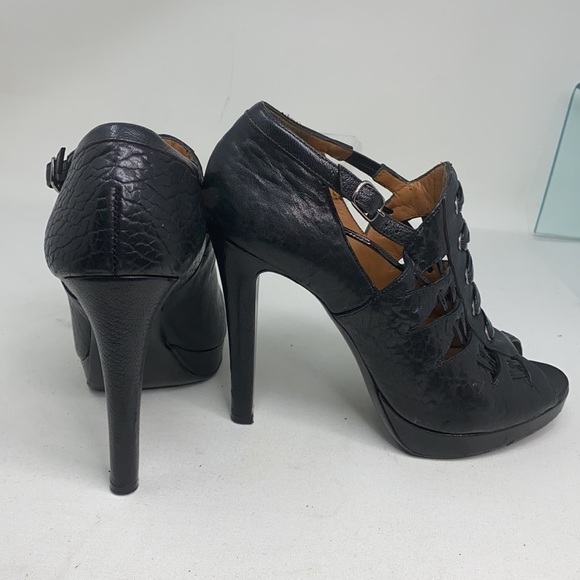 Givenchy 39 Black Leather Peep toe Platform Heel - Picture 10 of 16